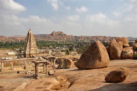 Essential Hampi .